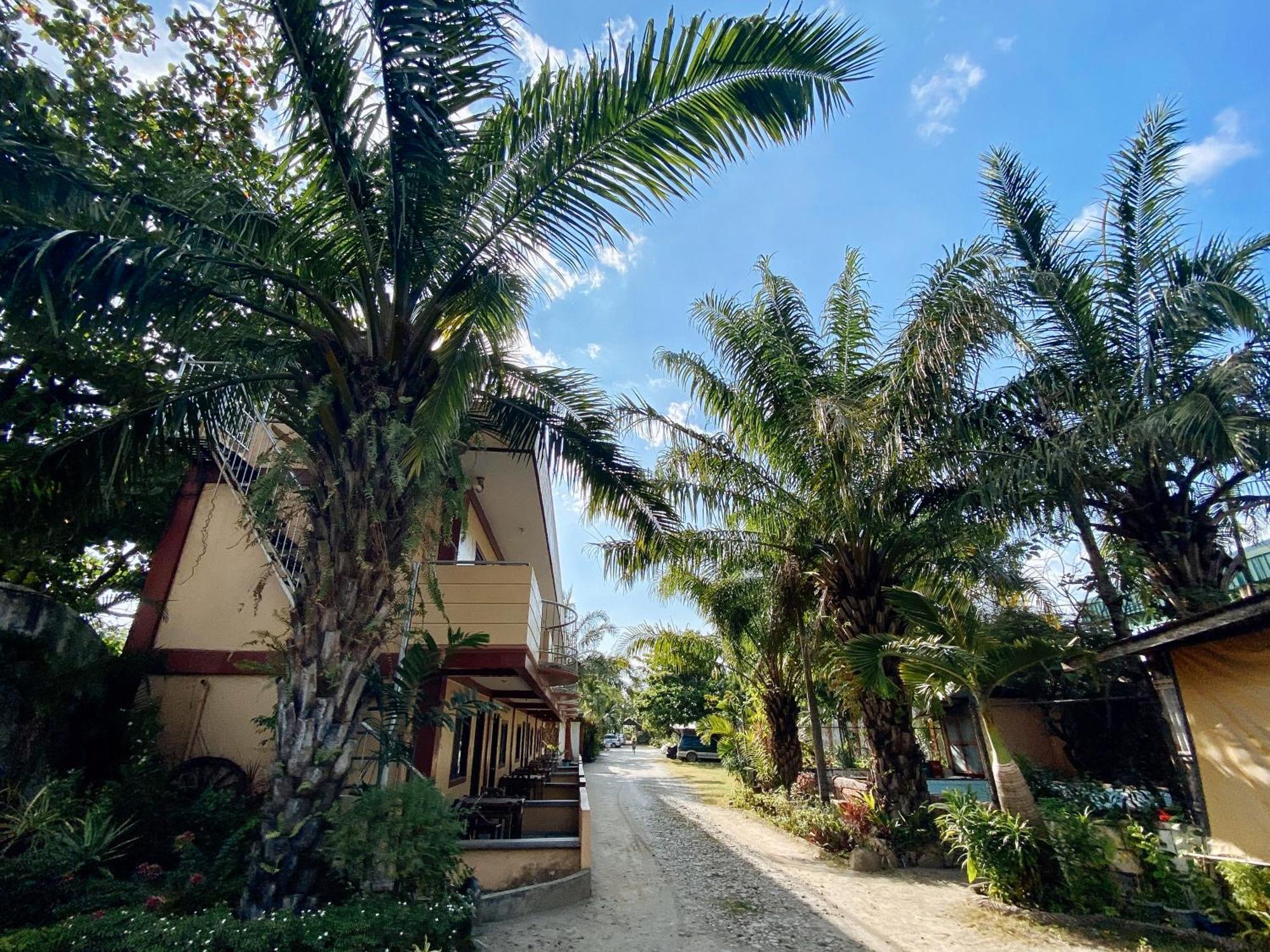 Reddoorz Hostel At Megans Paradisio Beach Resort San Antonio  Εξωτερικό φωτογραφία