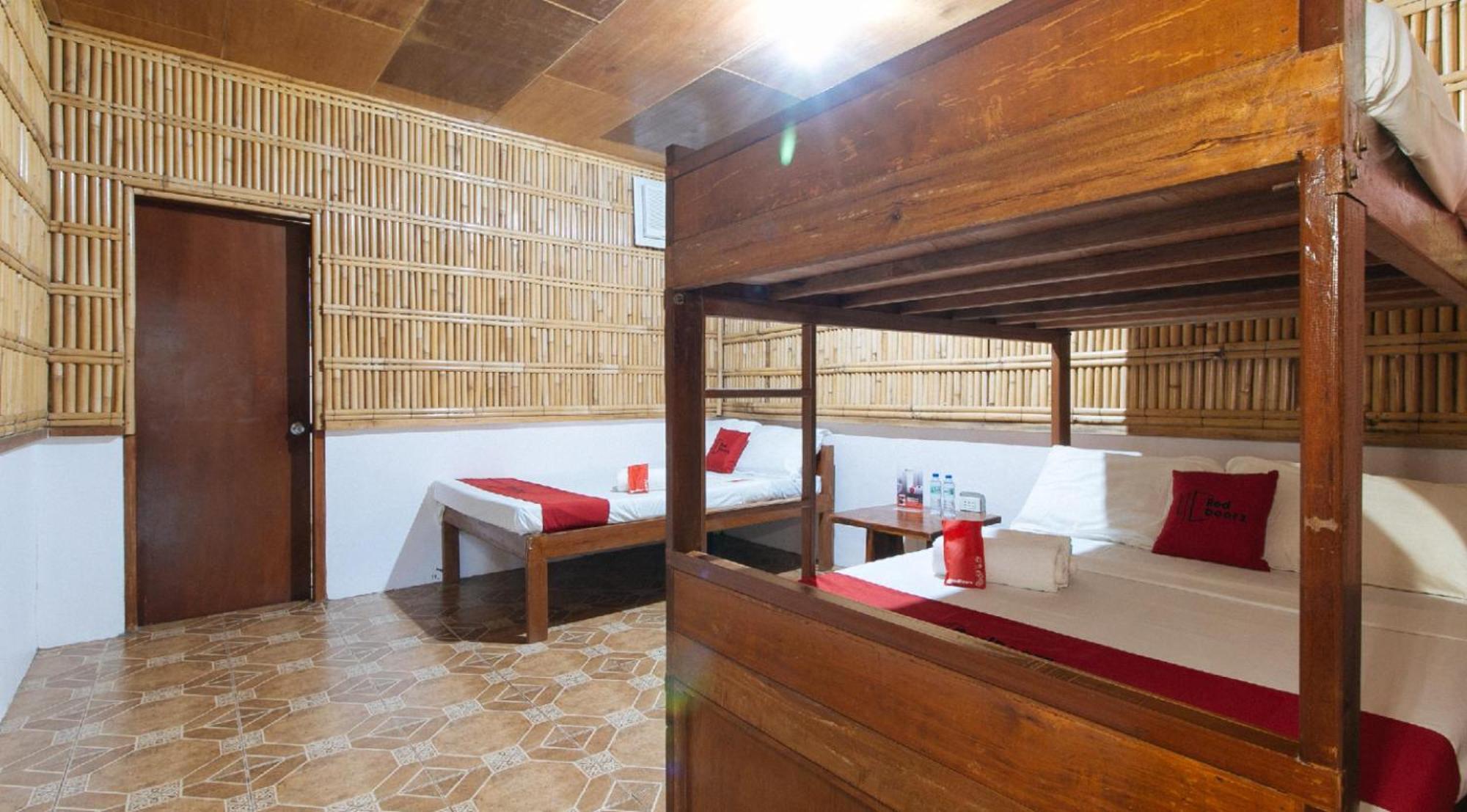 Reddoorz Hostel At Megans Paradisio Beach Resort San Antonio  Εξωτερικό φωτογραφία